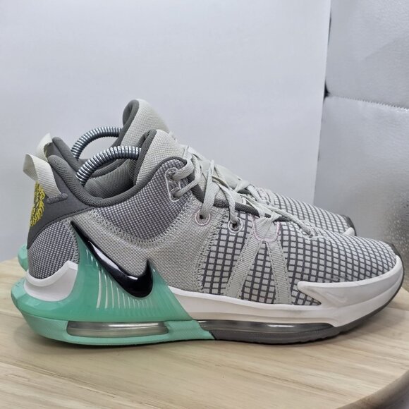 Nike LeBron Witness 7 VII Basketball Shoes Men’s DM1123 006 Pewter Size US 8 - Picture 3 of 9